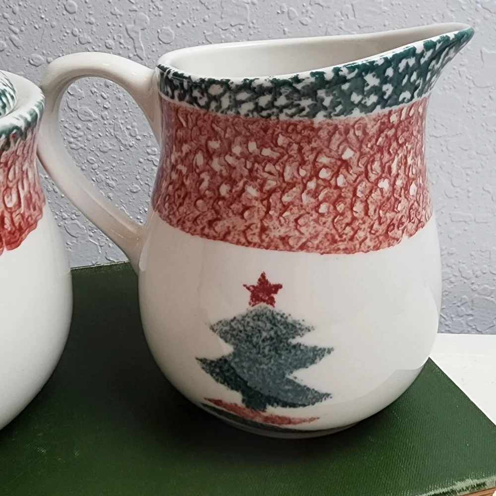 Vintage Gibson Christmas Sugar and Creamer Set, Simple and Cute‎ Christmas Tree